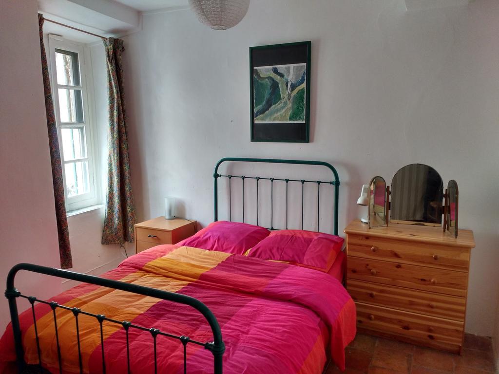 Holiday home Les Volets Verts *